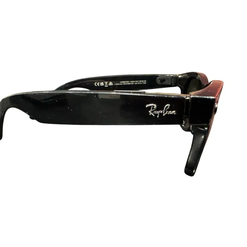 Ray-Ban Stories Wayfarer Smart Glasses RW4002 Meta Facebook Complete Box